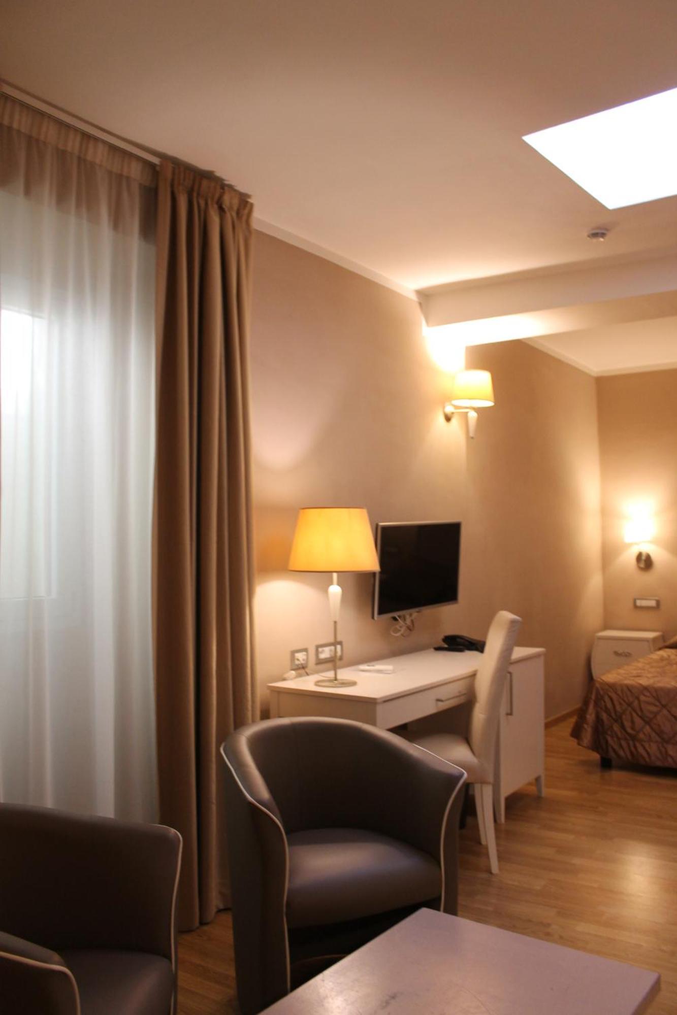 Hotel Centrale Olbia Exterior foto