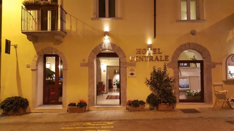 Hotel Centrale Olbia Exterior foto