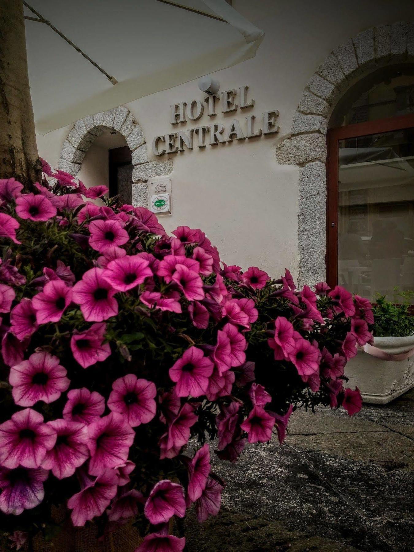 Hotel Centrale Olbia Exterior foto